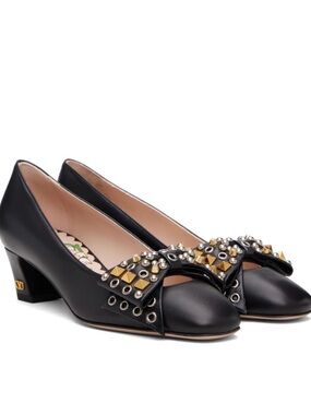 $2,500 Valentino Black Leather Studded Bow Mid Heel Pumps 40.5 US9 New